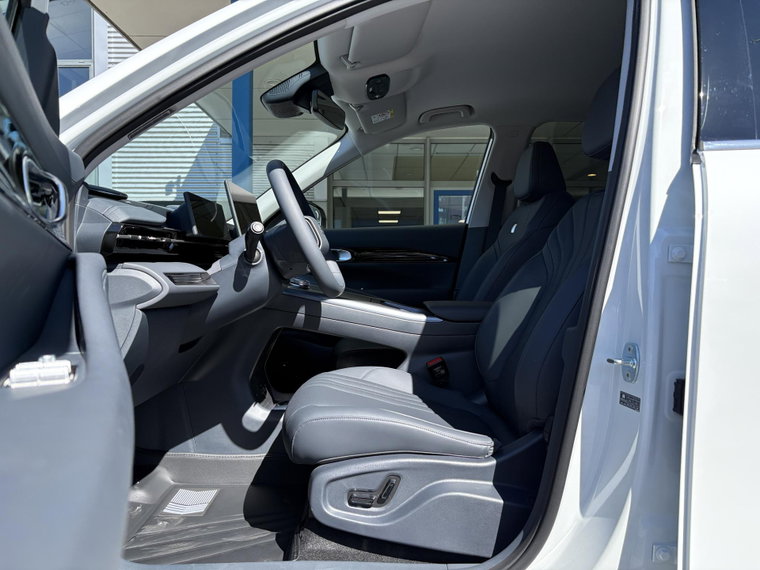 Vehicle Image 14
