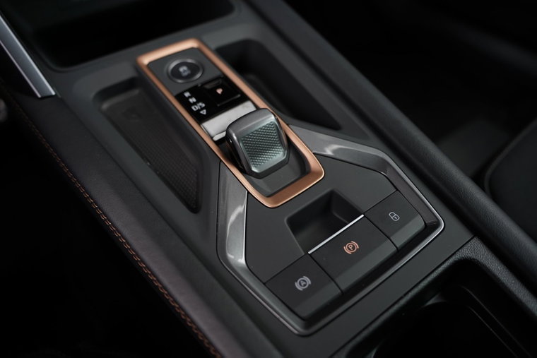 Vehicle Image 32
