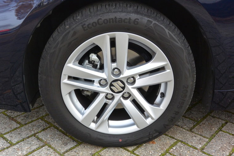 Vehicle Image 16