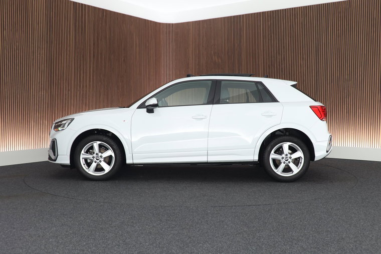 Vehicle Image 7