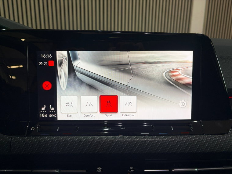 Vehicle Image 32