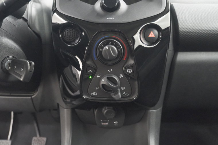 Vehicle Image 23