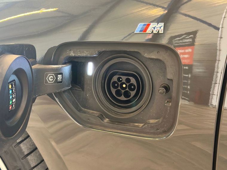 Vehicle Image 23