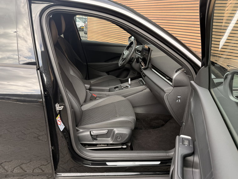 Vehicle Image 48