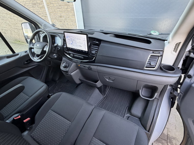 Vehicle Image 28