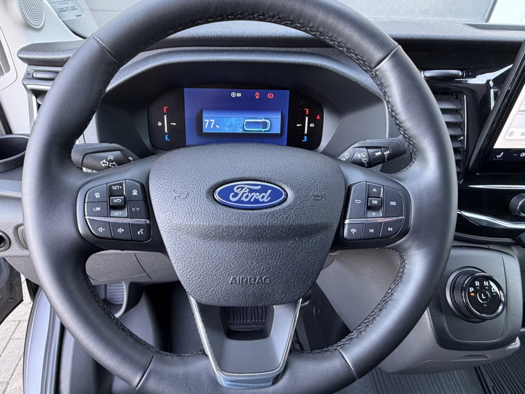 Vehicle Image 36