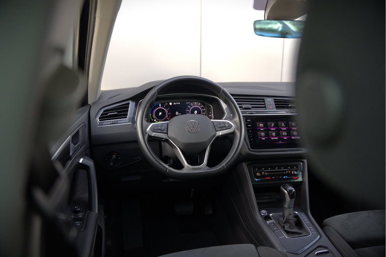Vehicle Image 28