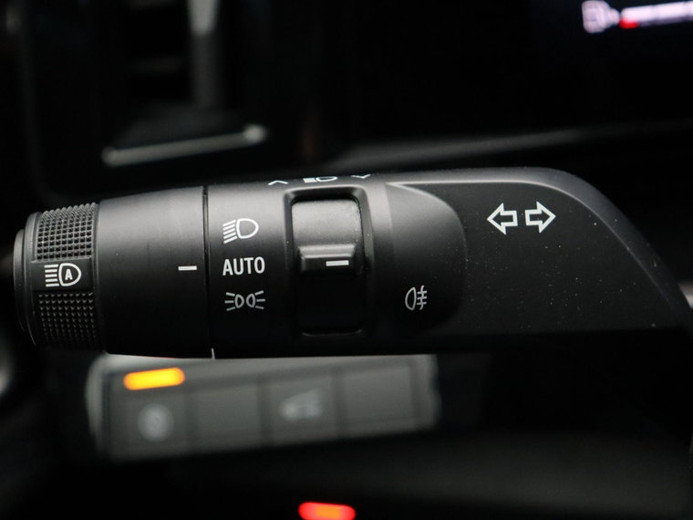 Vehicle Image 28
