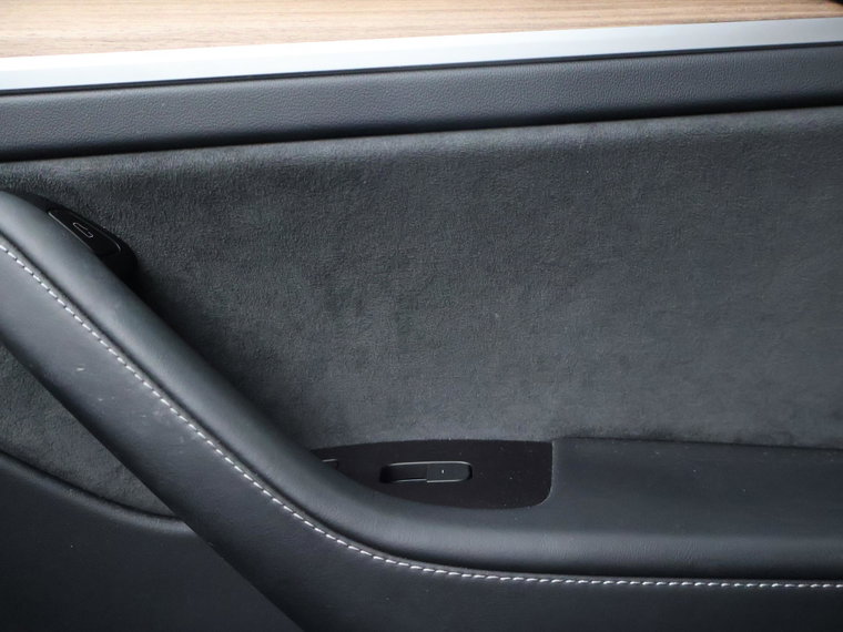 Vehicle Image 48