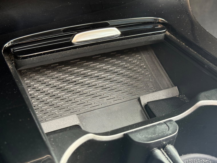 Vehicle Image 38