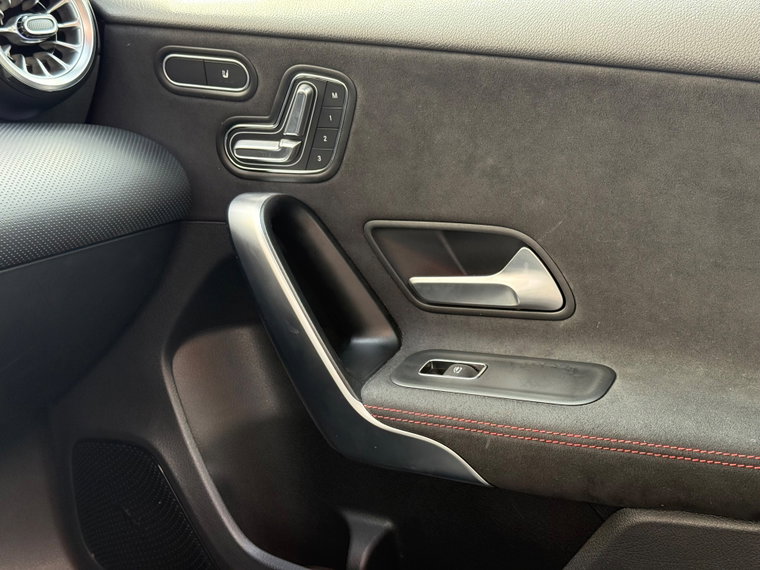 Vehicle Image 40