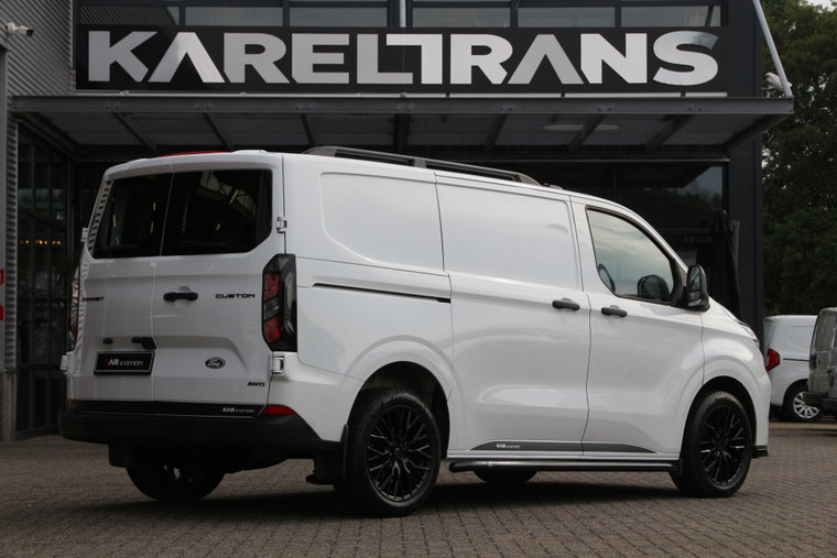 Vehicle Image 8