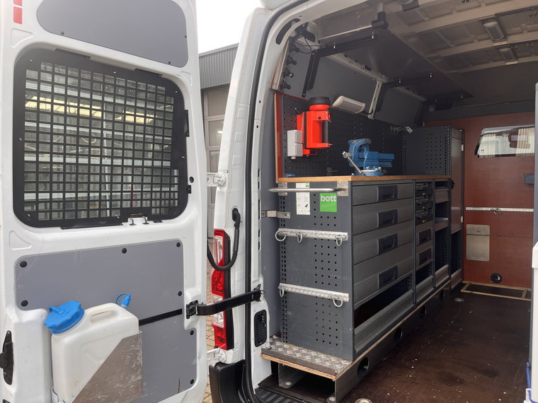 Vehicle Image 15