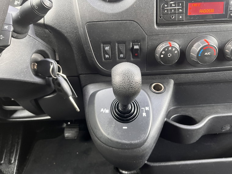Vehicle Image 32