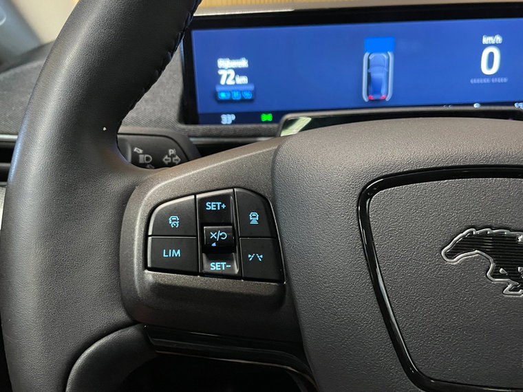 Vehicle Image 40