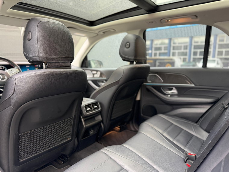 Vehicle Image 37