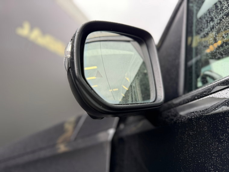 Vehicle Image 38