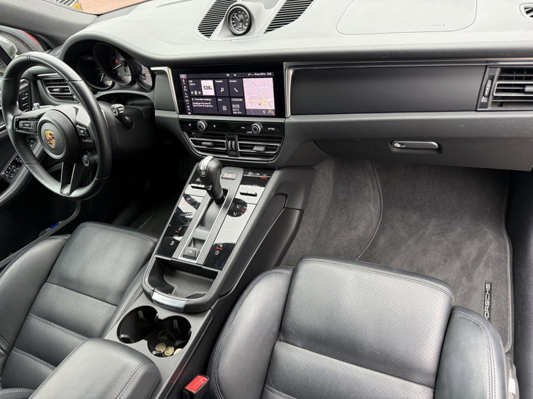Vehicle Image 18