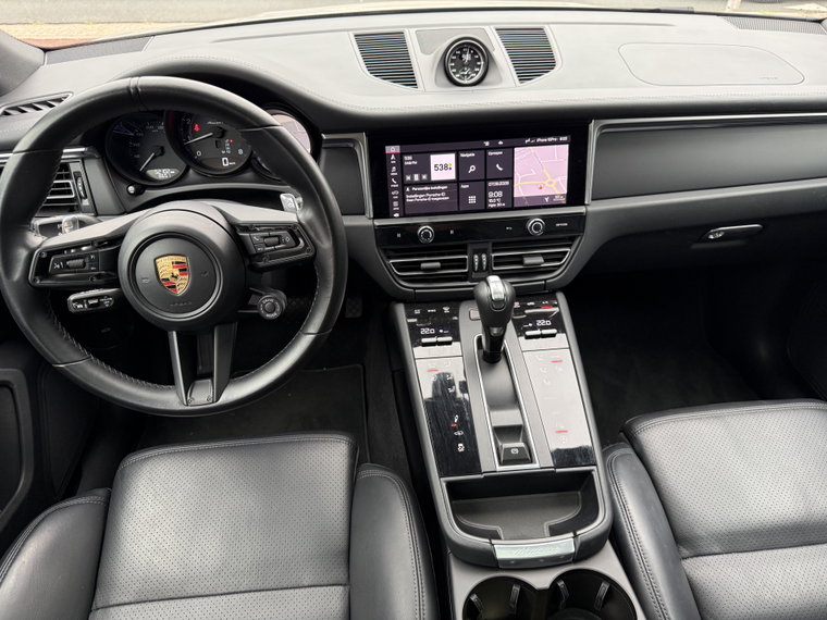 Vehicle Image 33