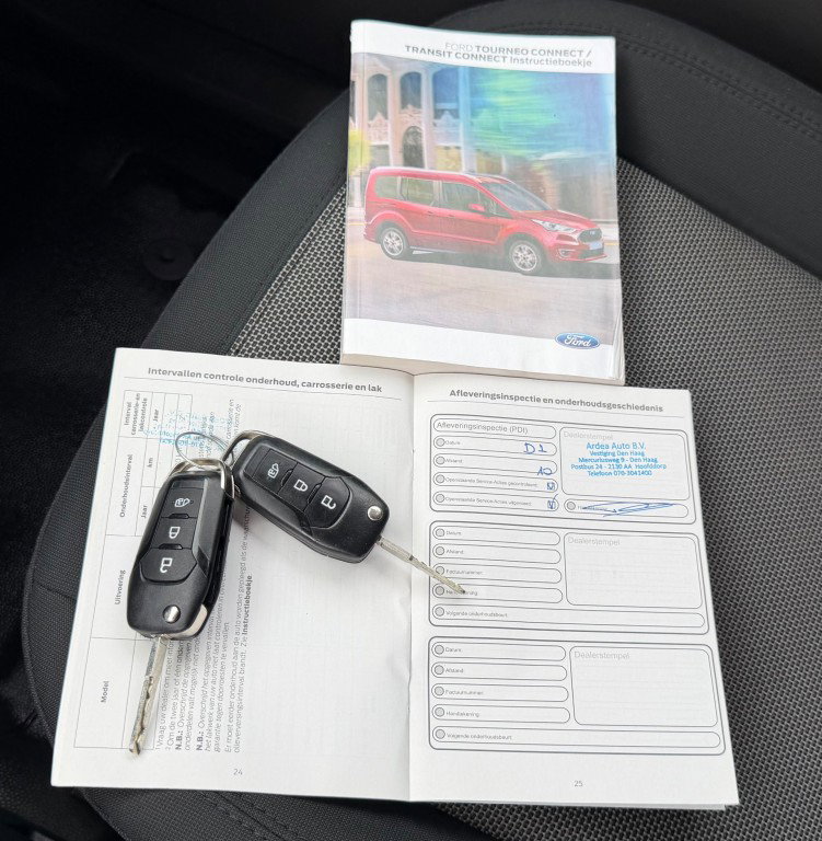 Vehicle Image 25