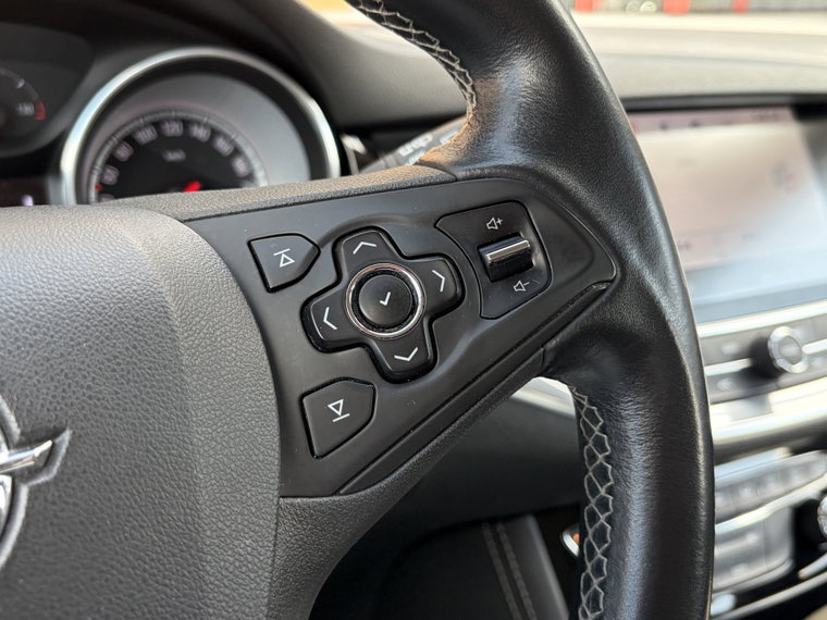 Vehicle Image 28
