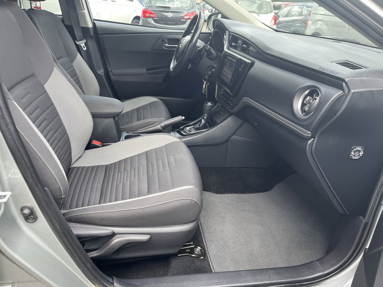 Vehicle Image 16