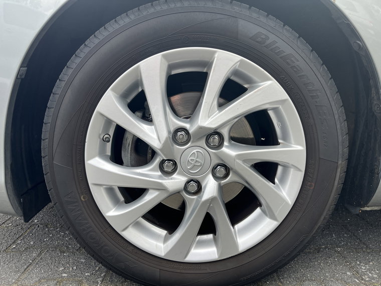 Vehicle Image 30