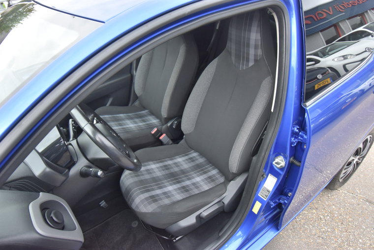 Vehicle Image 19