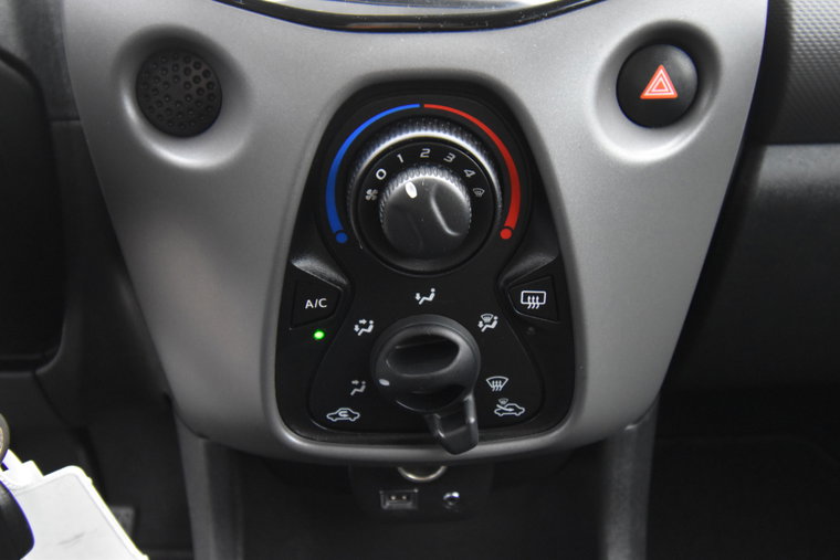 Vehicle Image 22