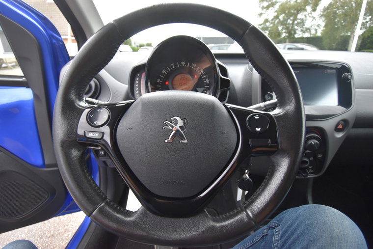 Vehicle Image 33