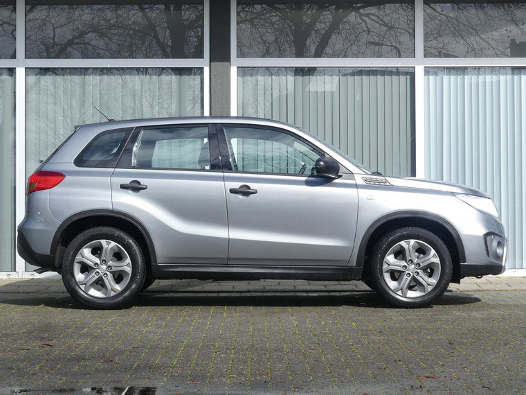 Vehicle Image 10