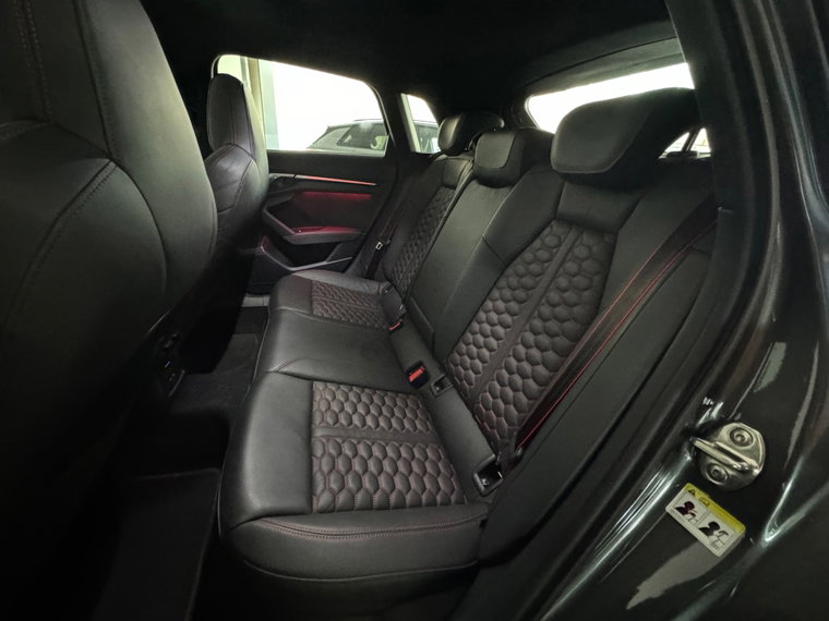 Vehicle Image 38