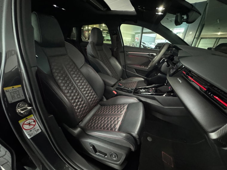 Vehicle Image 46