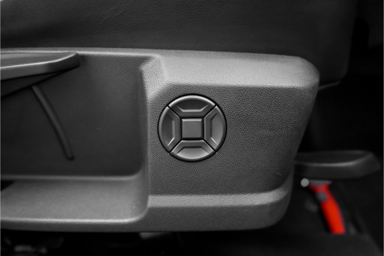 Vehicle Image 33