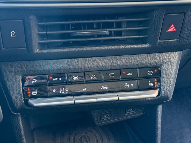 Vehicle Image 28