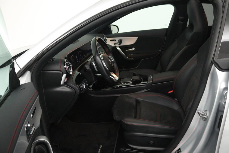 Vehicle Image 22
