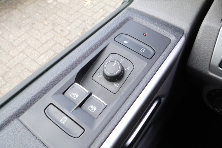 Vehicle Image 29