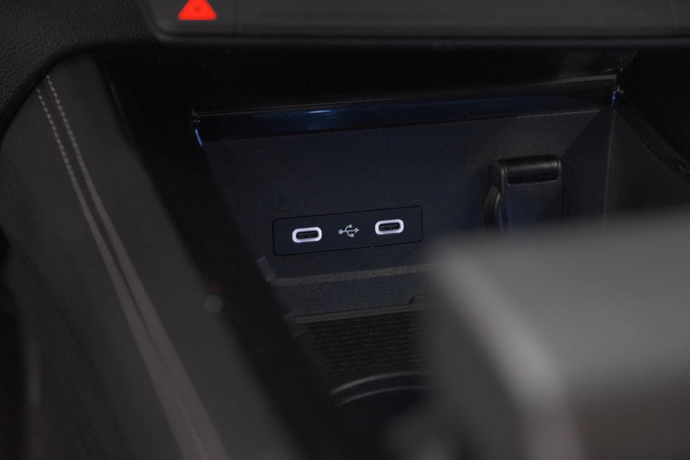 Vehicle Image 33