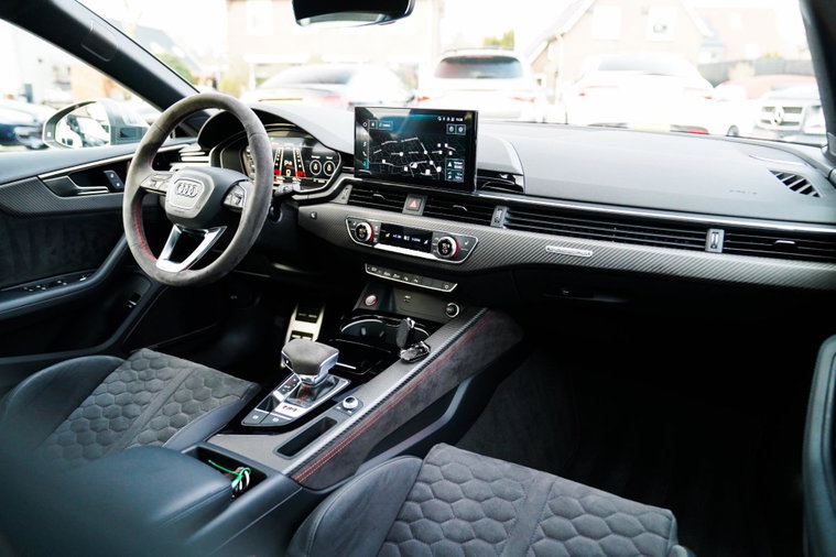 Vehicle Image 33