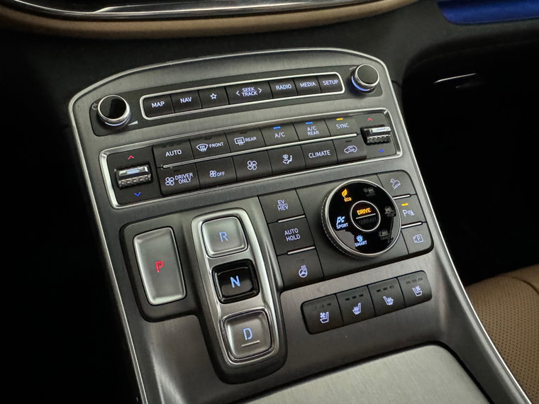 Vehicle Image 24