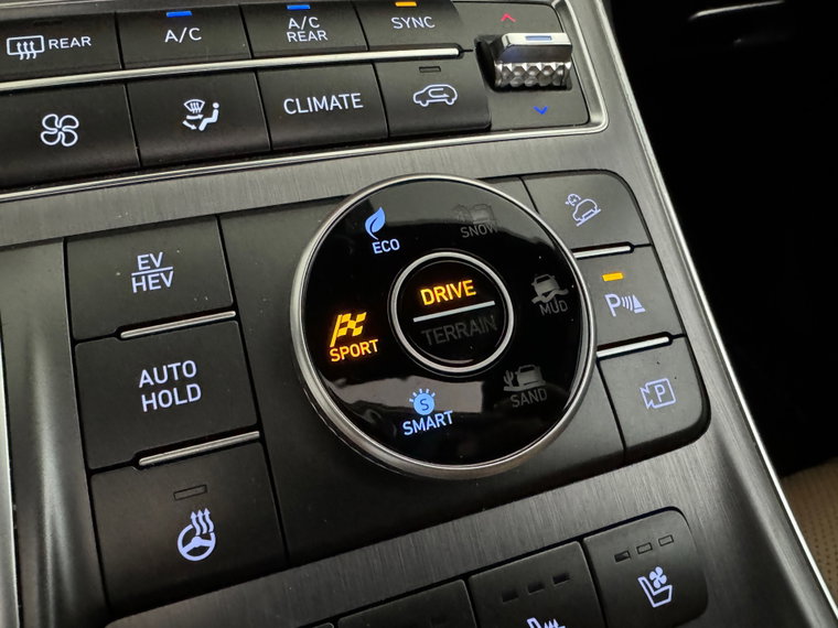 Vehicle Image 28
