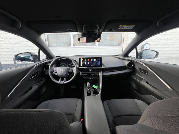 Vehicle Image 25