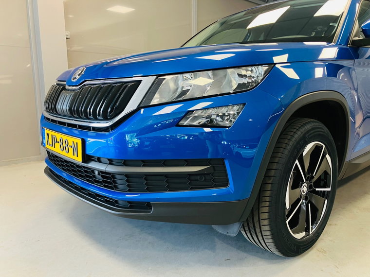 Vehicle Image 16