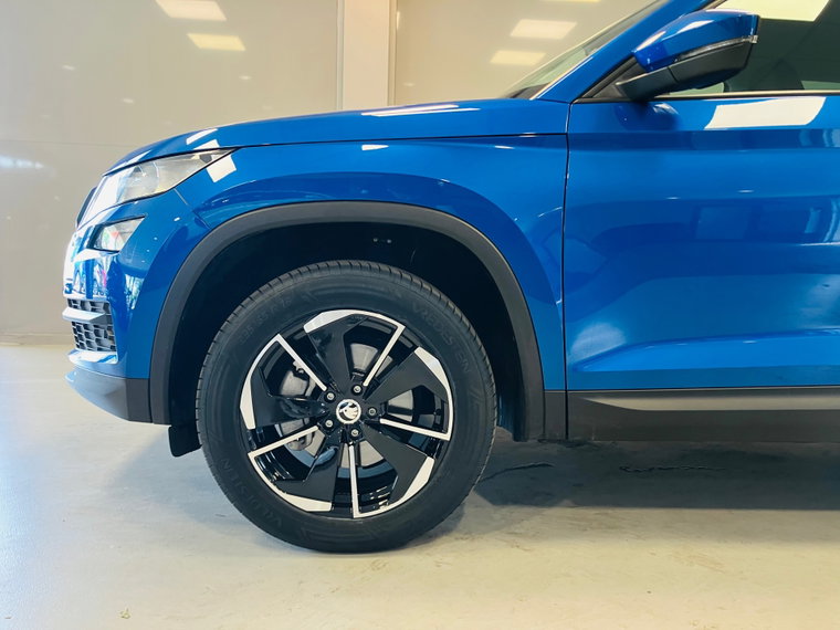 Vehicle Image 17