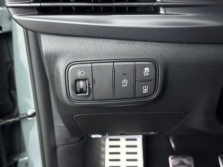 Vehicle Image 28