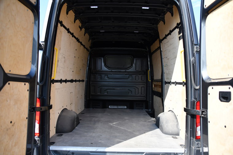 Vehicle Image 38