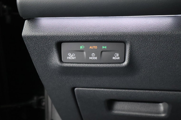 Vehicle Image 16