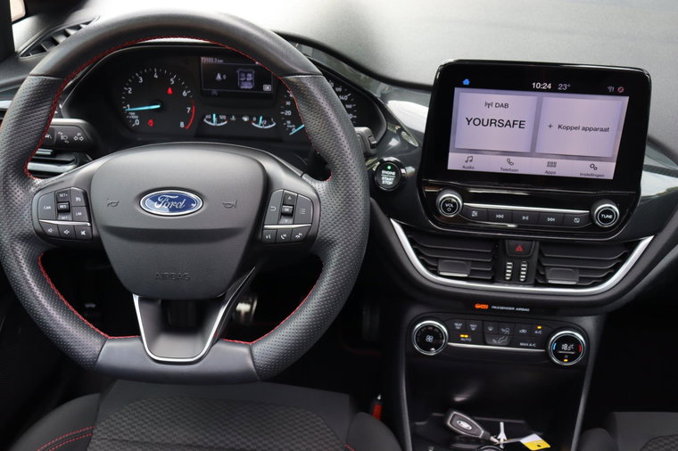 Vehicle Image 14