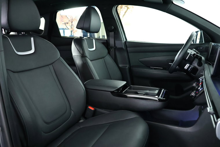 Vehicle Image 12