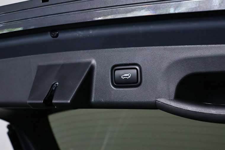 Vehicle Image 32